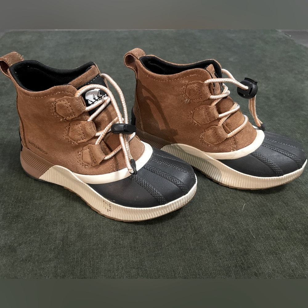 Kids Size 1 Sorel Winter Boots